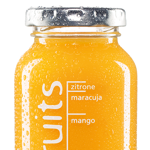 Einzelne Smoothieflasche des true fruits smoothies yellow auf weißem Hintergrund