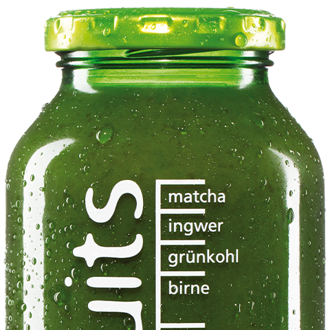 Einzelne Smoothieflasche des true fruits smoothies green auf weißem Hintergrund